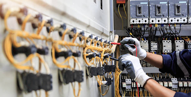 Professional Electrician technician working in Roselawn, IN